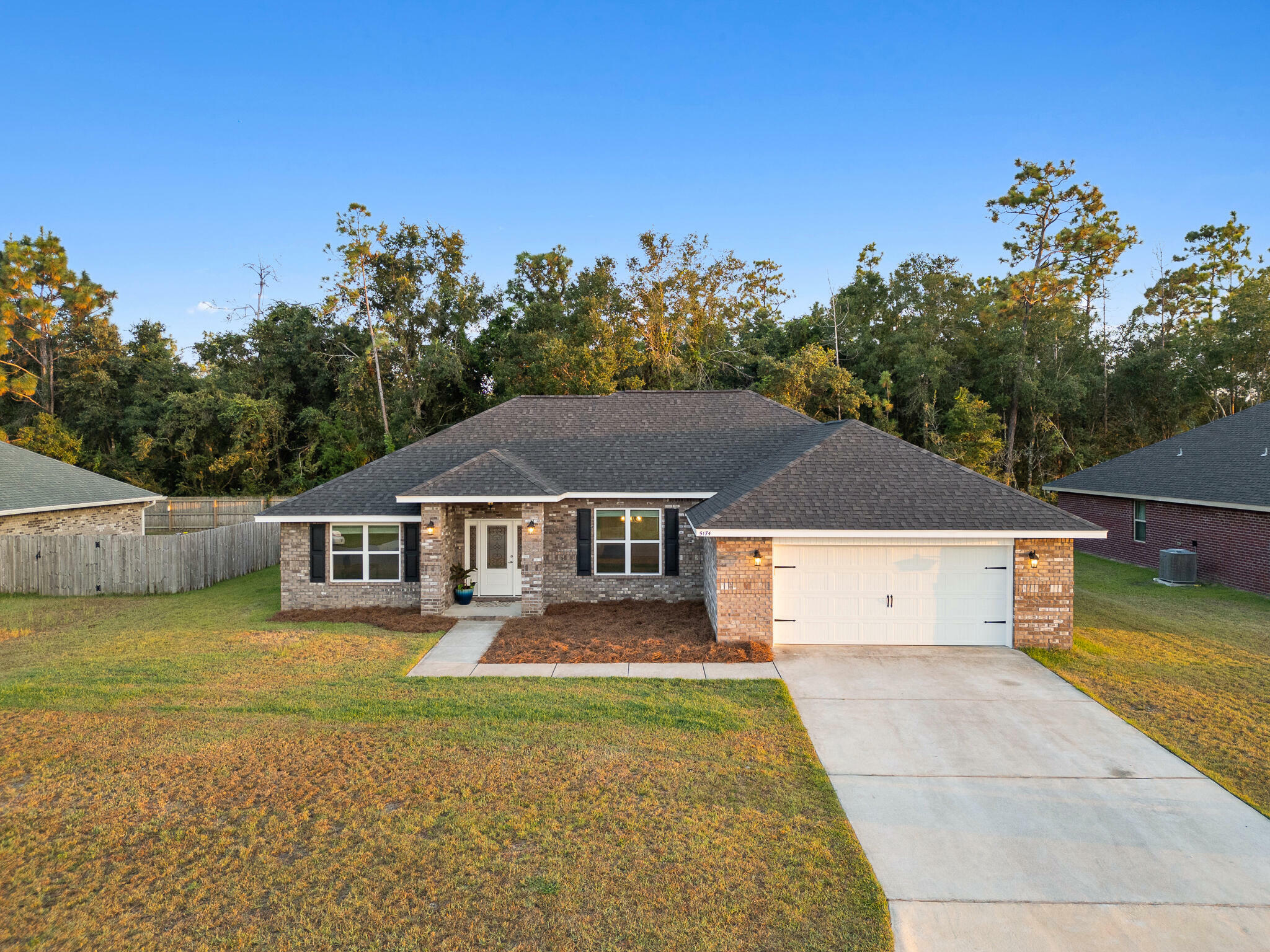 Property Photo:  5174 Gaineswood Drive  FL 32583 