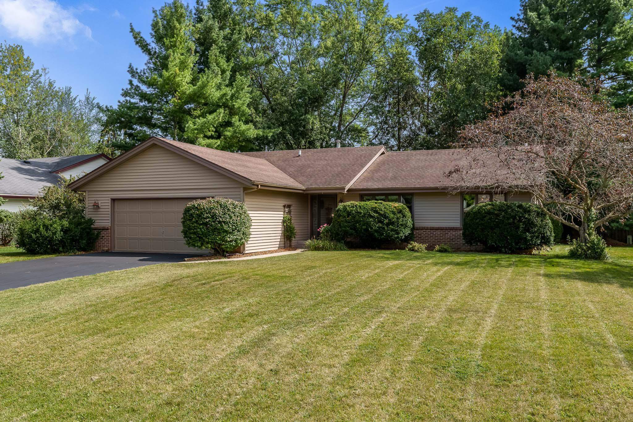 1214 Sandpebble Drive  Rockton IL 61072 photo