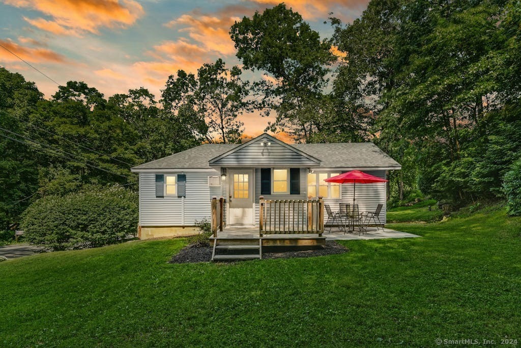 Property Photo:  552 Berkshire Road  CT 06488 