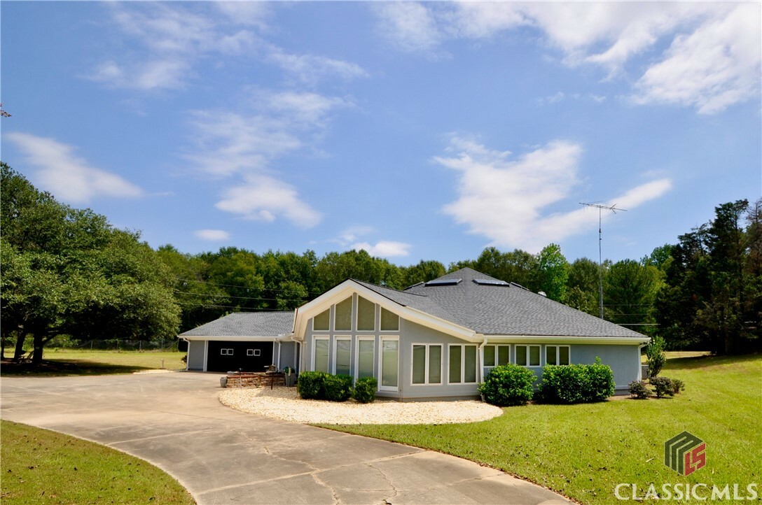 Property Photo:  1250 Pete Dickens Road  GA 30622 