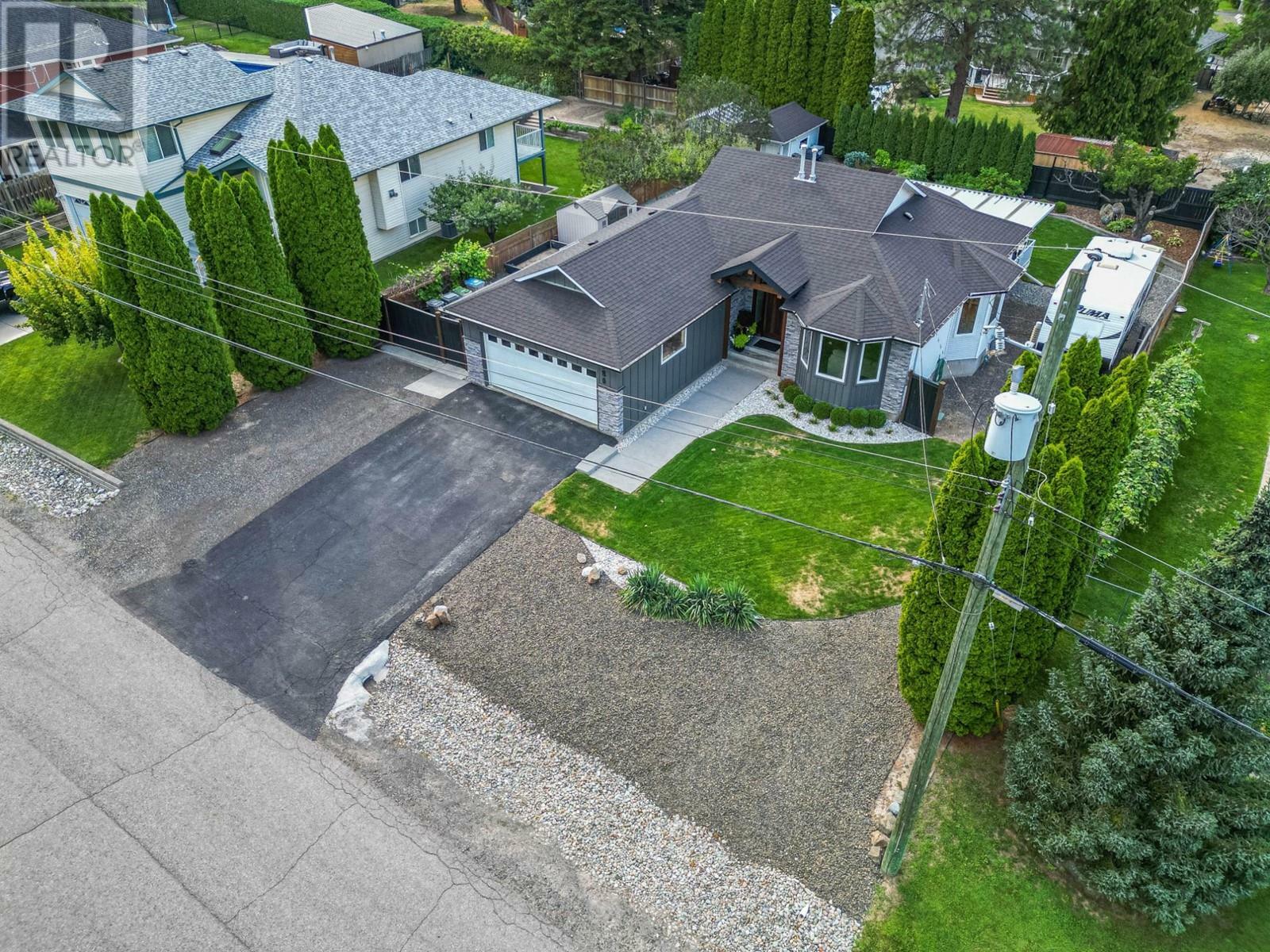 Photo de la propriété:  380 Melrose Place  BC V2C 6S1 