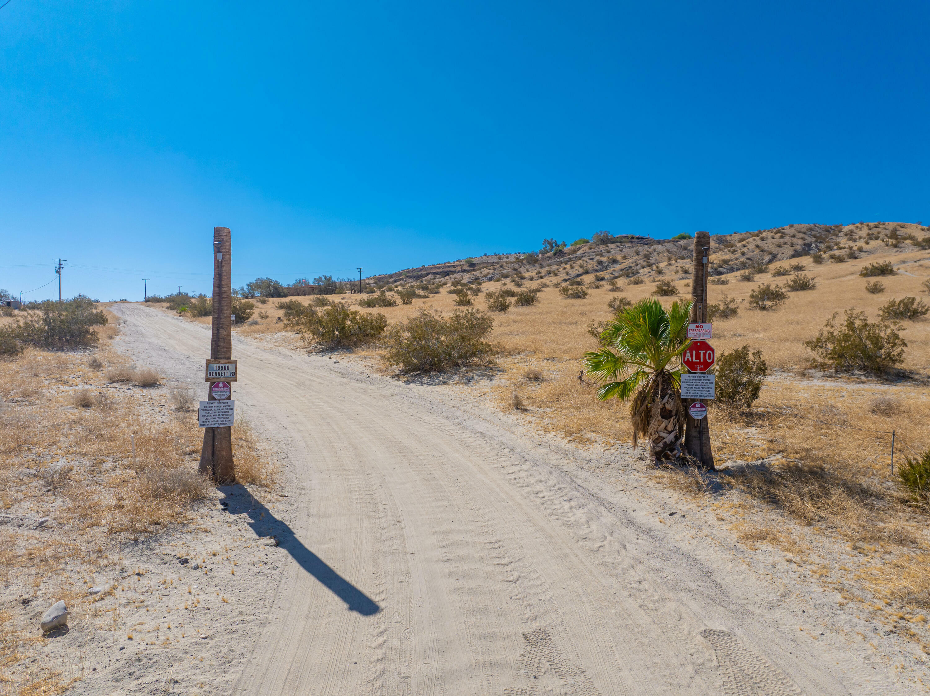 Property Photo:  19900 Bennett Road  CA 92241 