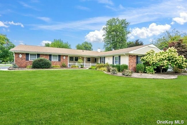 Property Photo:  1 Oval Ct.  NY 11790 