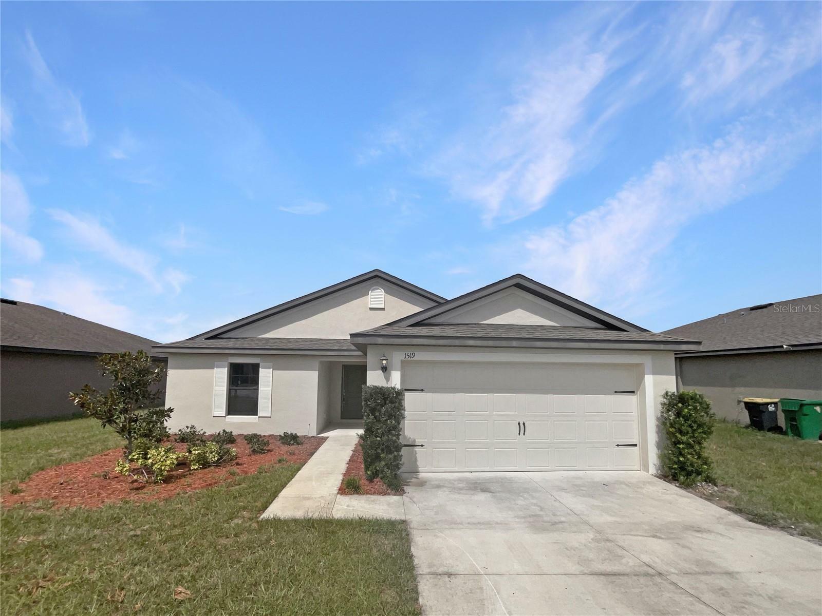 Property Photo: 1519 Swan Lake Circle FL 33838