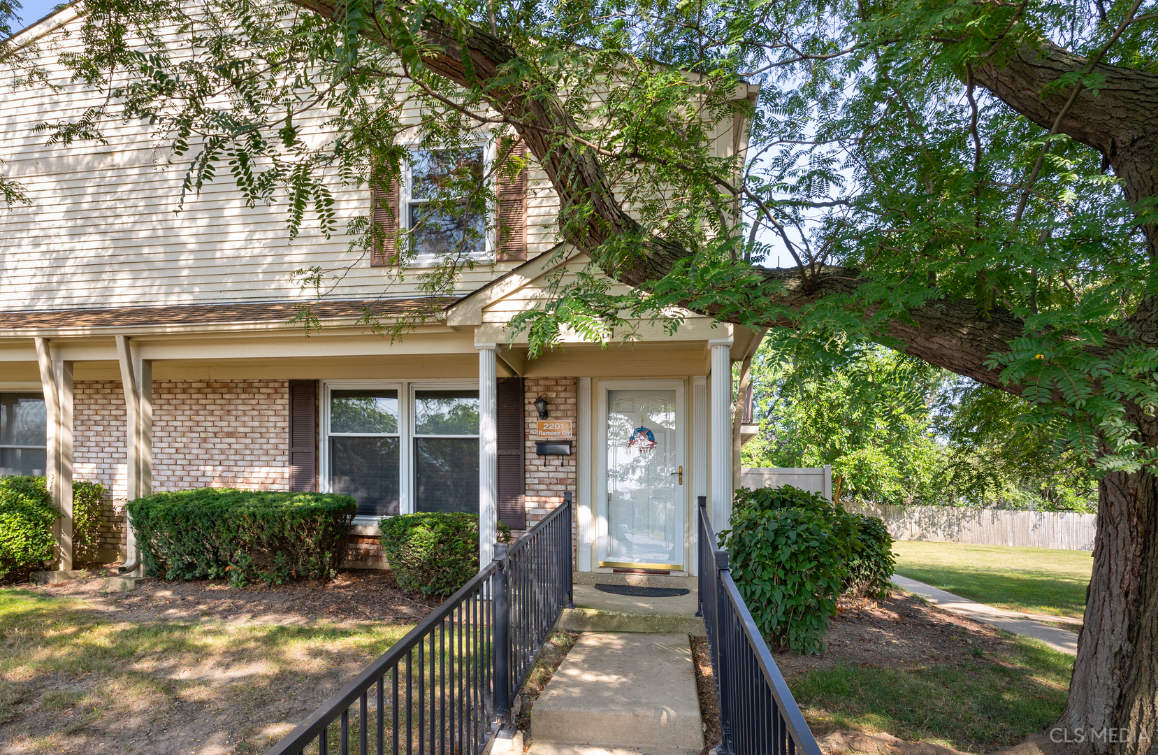 Property Photo:  2201 Ramsey Circle 2201  IL 60194 
