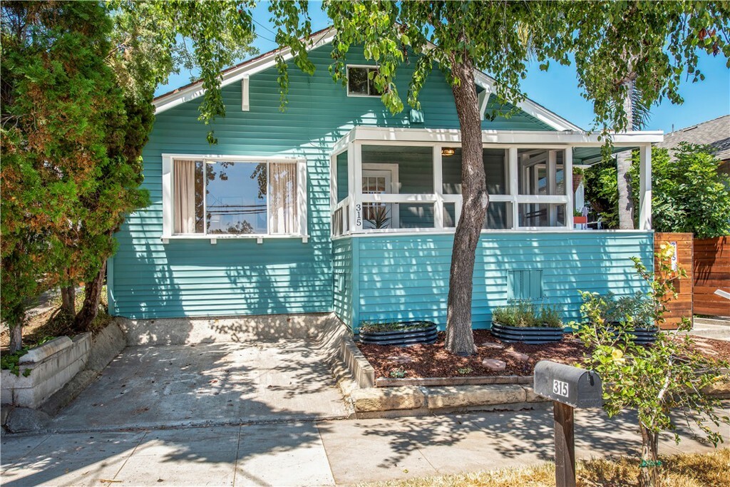 Property Photo:  315 E Micheltorena Street  CA 93101 