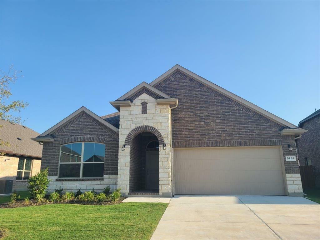 Property Photo:  5236 Crystal Lake Avenue  TX 76249 