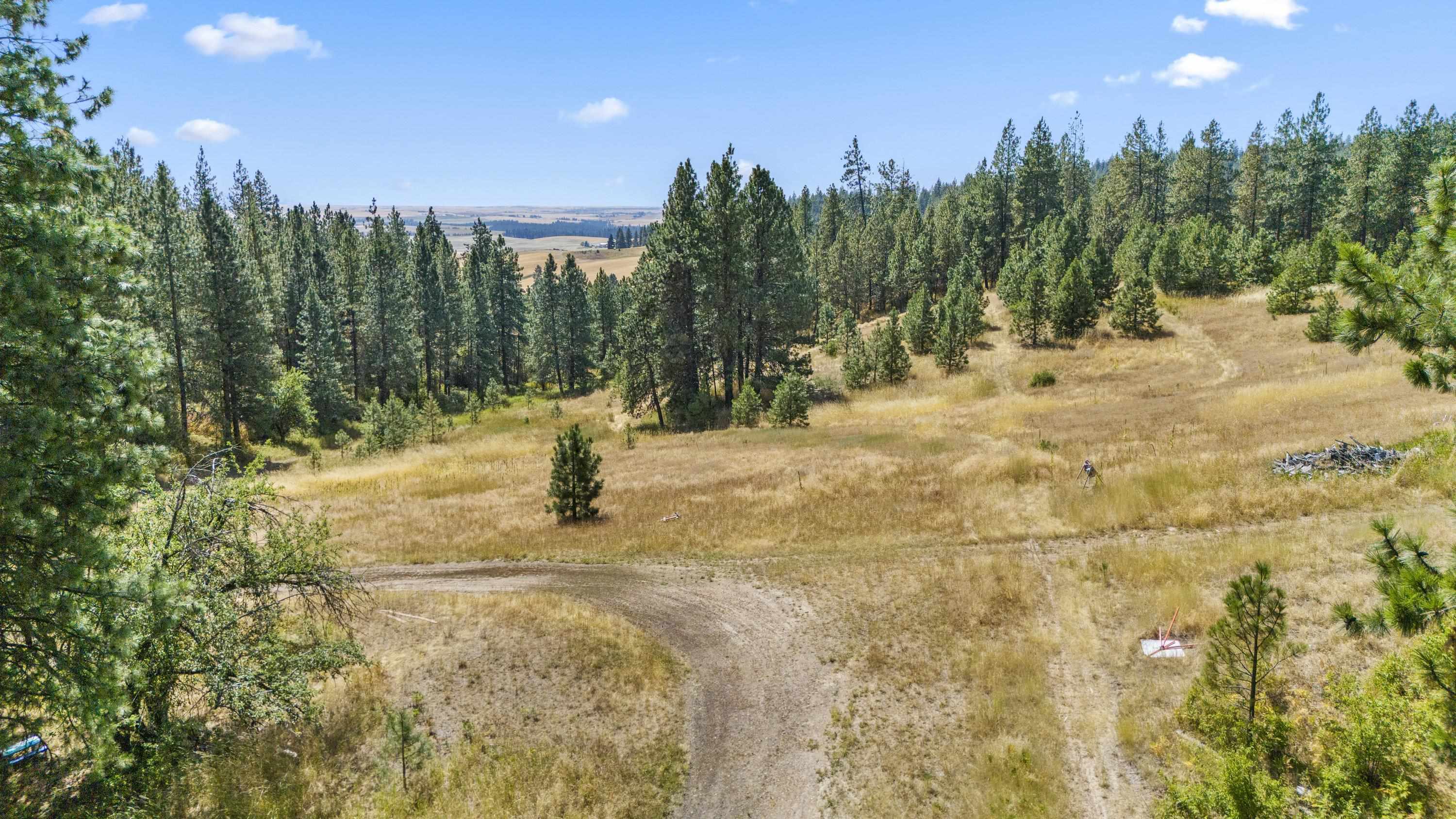 Property Photo:  Nna E Stoughton Rd  WA 99030 