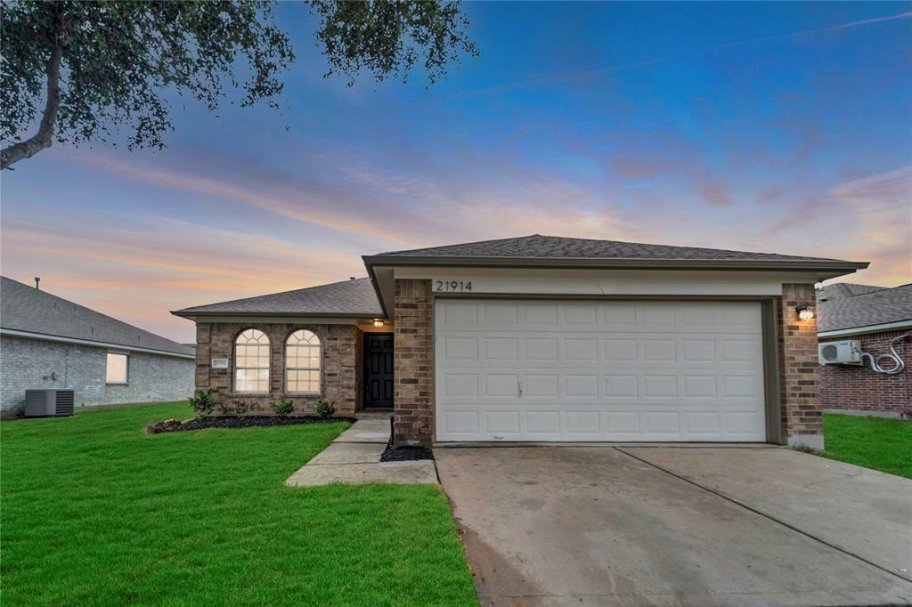 Property Photo:  21914 Silverfield Park Lane  TX 77449 