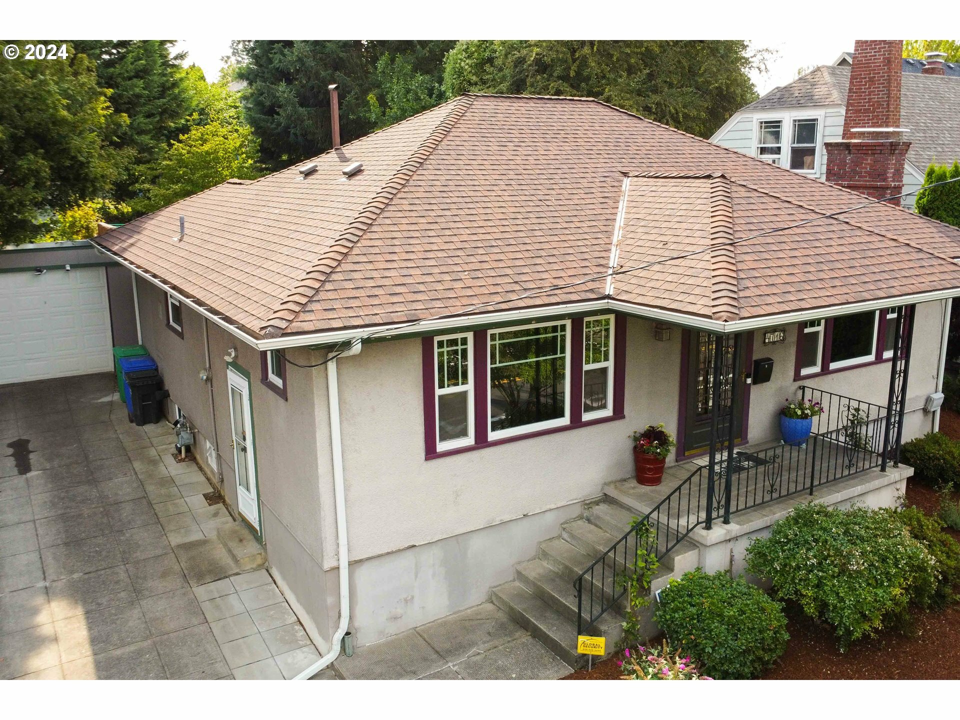 Property Photo:  4716 SE 28th Ave  OR 97202 