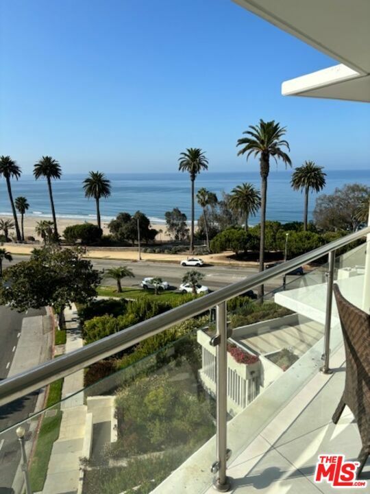 Property Photo:  201   Ocean Ave 709B  CA 90402 