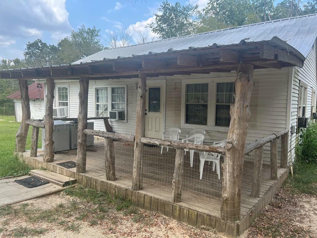 Property Photo:  1026 Berry Road  TX 75904 