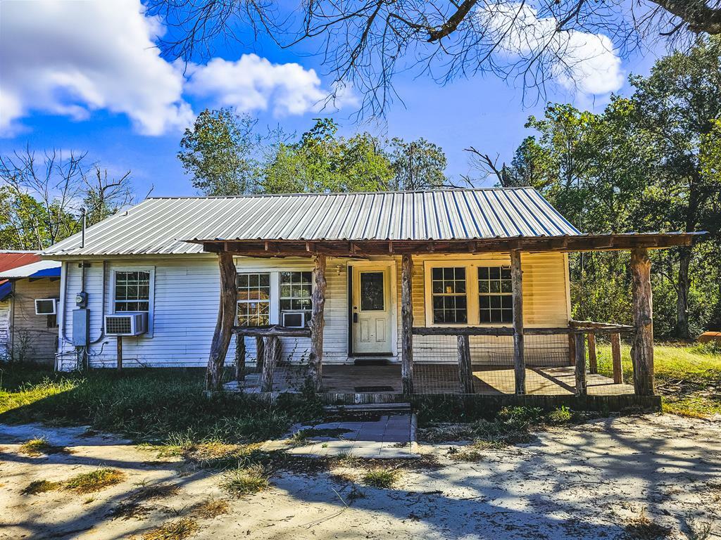 Property Photo:  1026 Berry Road  TX 75904 