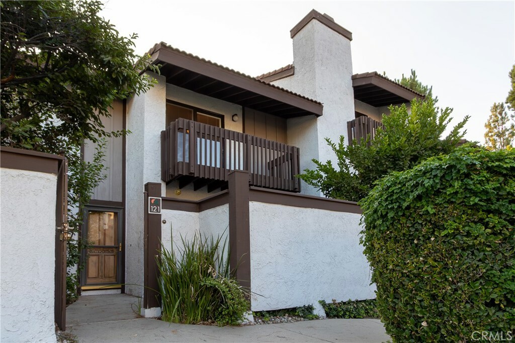 Property Photo:  21535 Erwin Street 121  CA 91367 