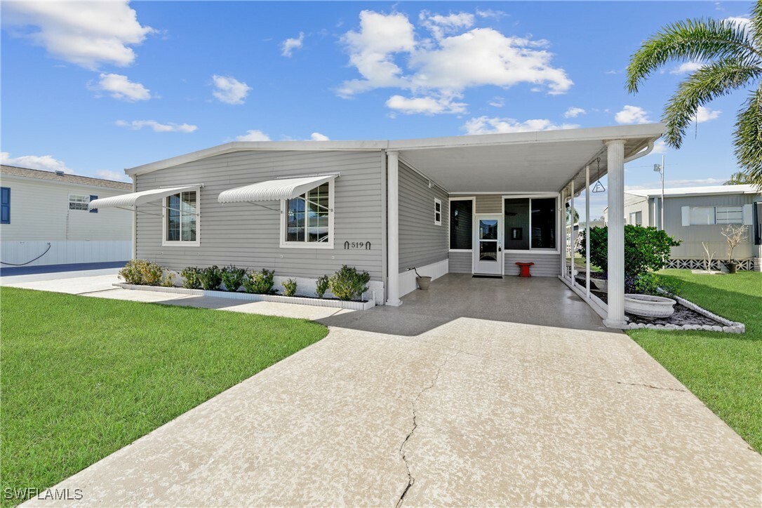 Property Photo: 519 Pine Tree Court FL 33917