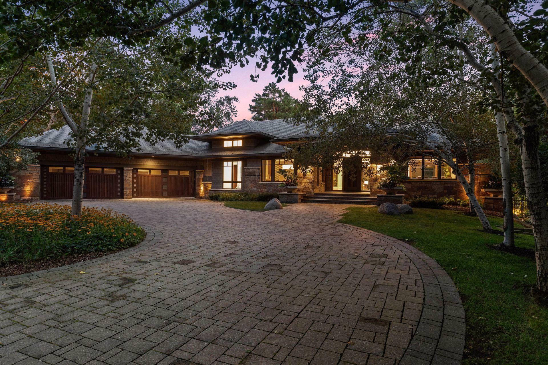 Property Photo:  370 Ferndale Road W  MN 55391 