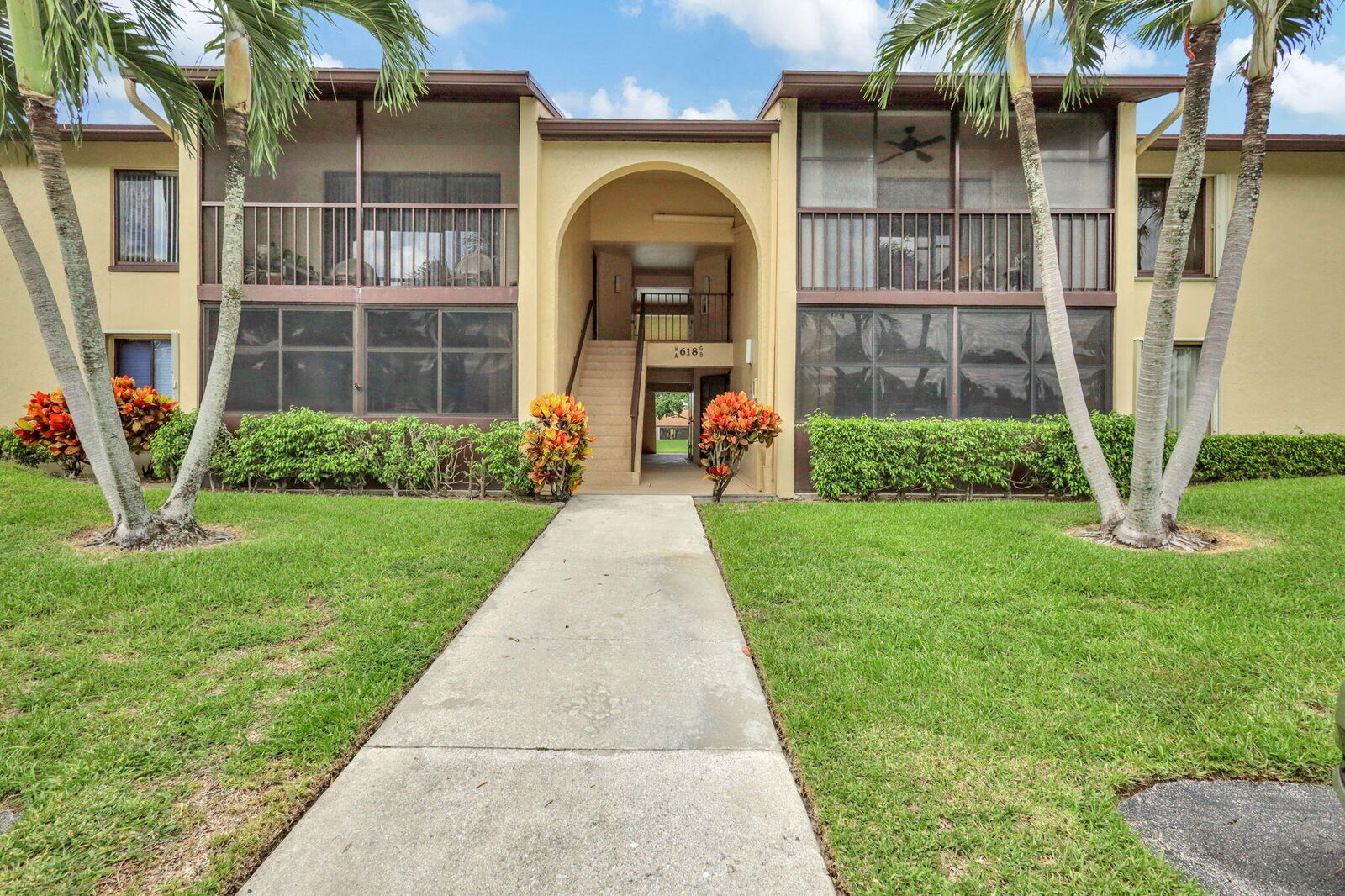 Property Photo: 618 Sea Pine Way B1 FL 33415