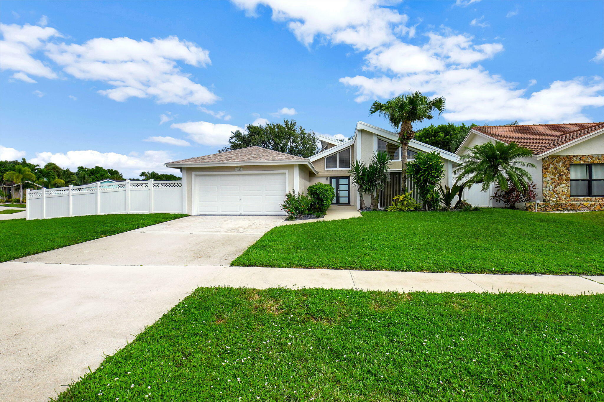 Property Photo:  6183 Amberwoods Drive  FL 33433 