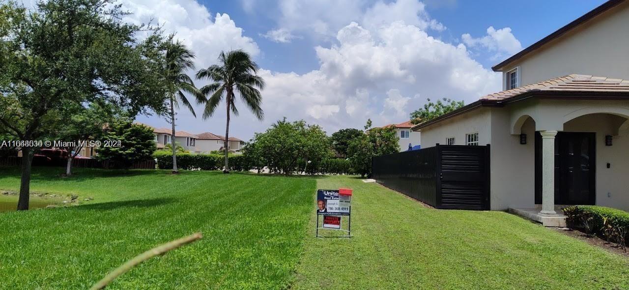 Property Photo: 157th Ct SW 65th Terrace FL 33193