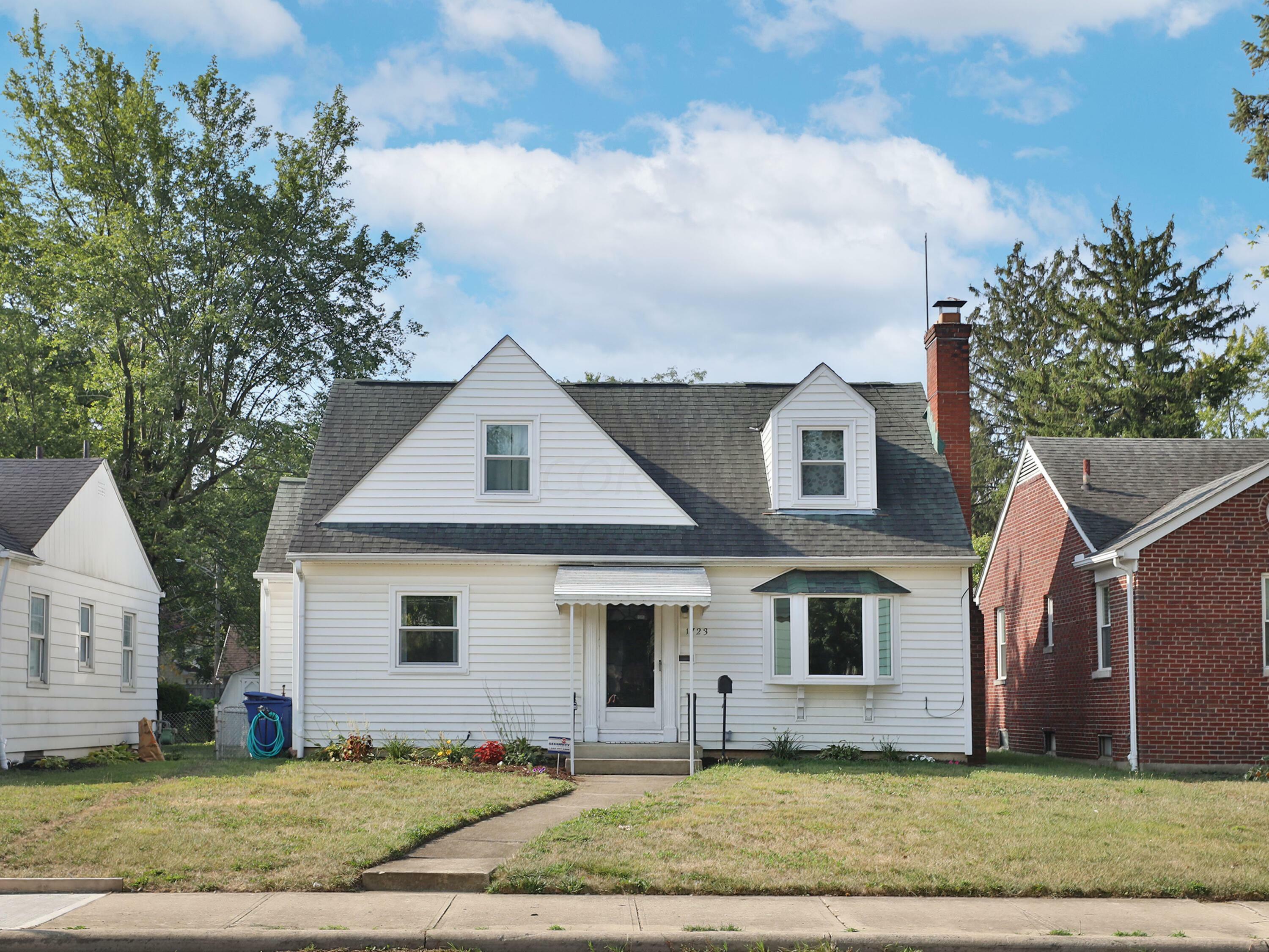 1723 Oakland Park Avenue  Columbus OH 43224 photo