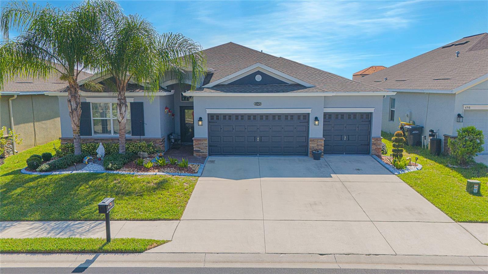 Property Photo:  4328 Cortland Drive  FL 33837 