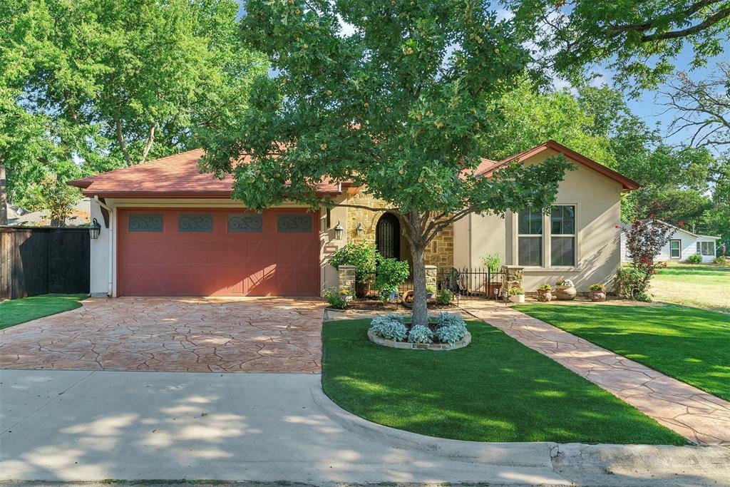 Property Photo:  812 W Sunset Street  TX 76051 