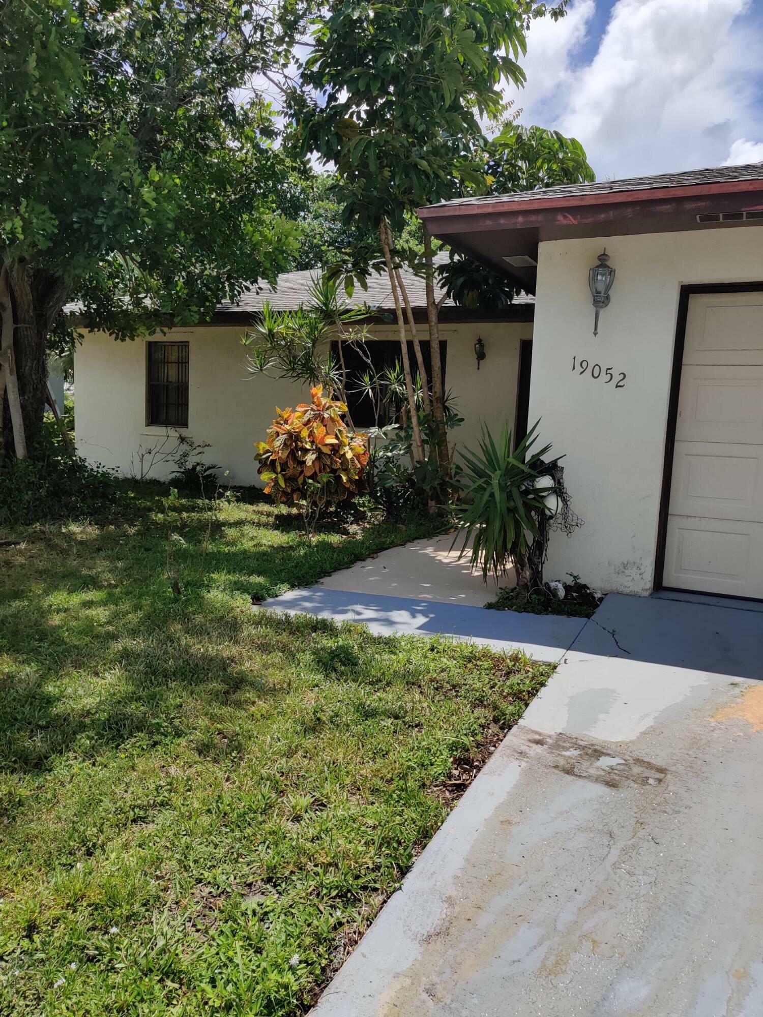 Property Photo:  19052 SE Hillcrest Drive  FL 33469 