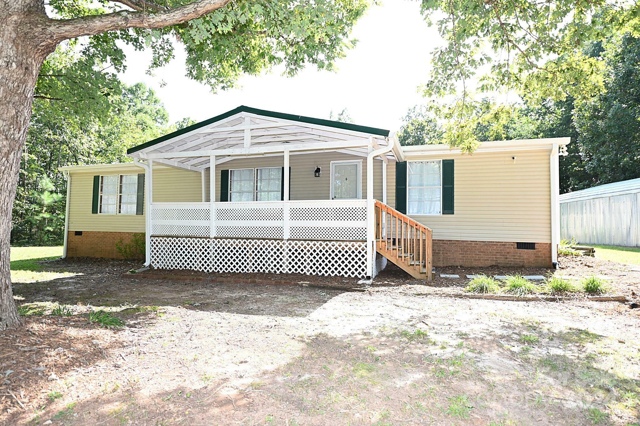 Property Photo: 188 Ida Court NC 28681