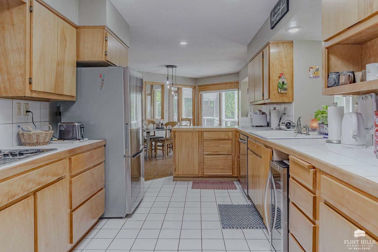 Property Photo:  2807 Lakewood Drive  KS 66503 