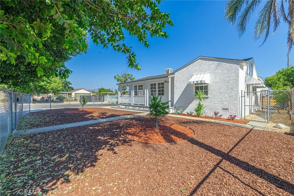 Property Photo:  13364 Pinney Street  CA 91331 