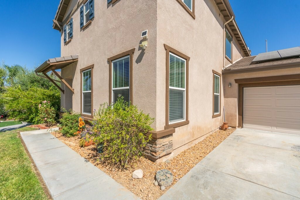 Property Photo:  25174 Hoofprint Drive  CA 92595 