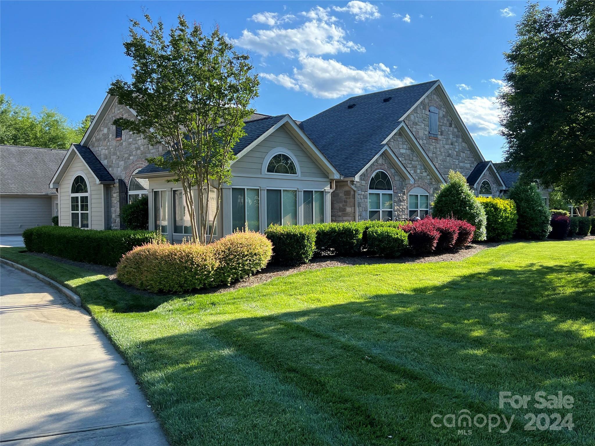 Property Photo:  727 Ledgestone Court  SC 29708 