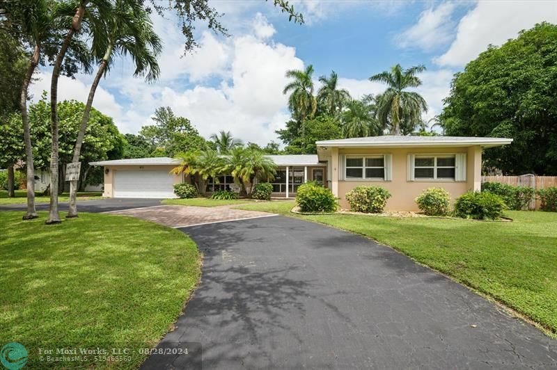 Property Photo:  812 Holly Ln  FL 33317 