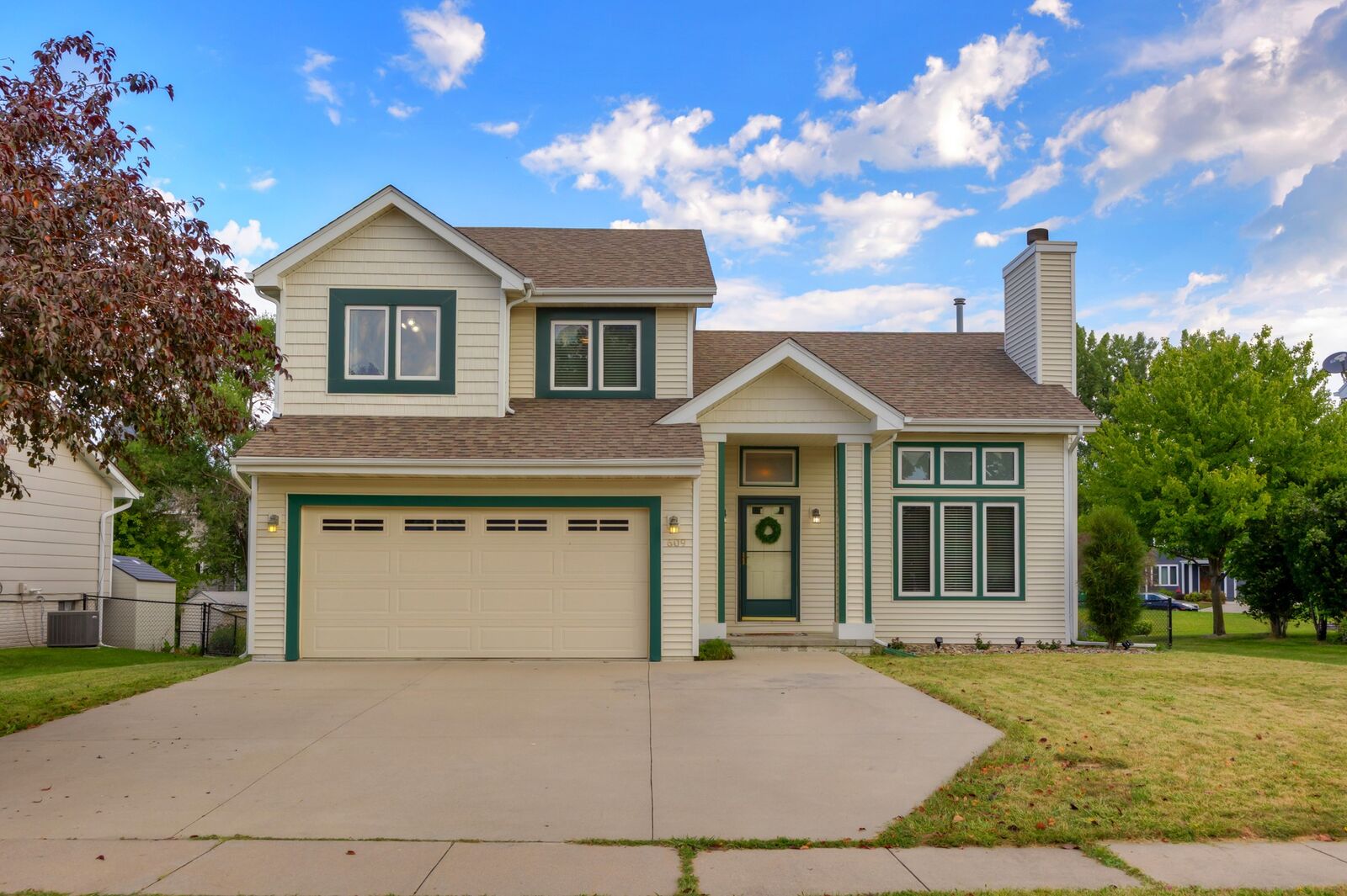 Property Photo:  609 NW Scott Street  IA 50023 