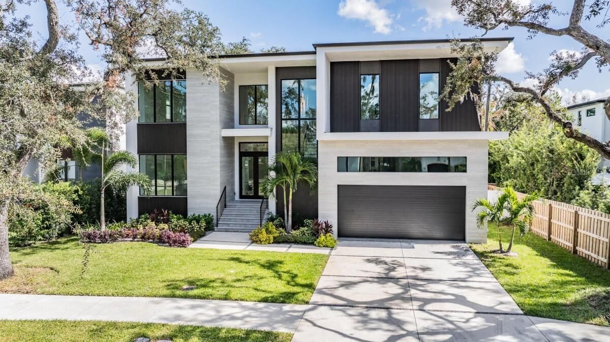Property Photo: 214 S Renellie Drive FL 33609