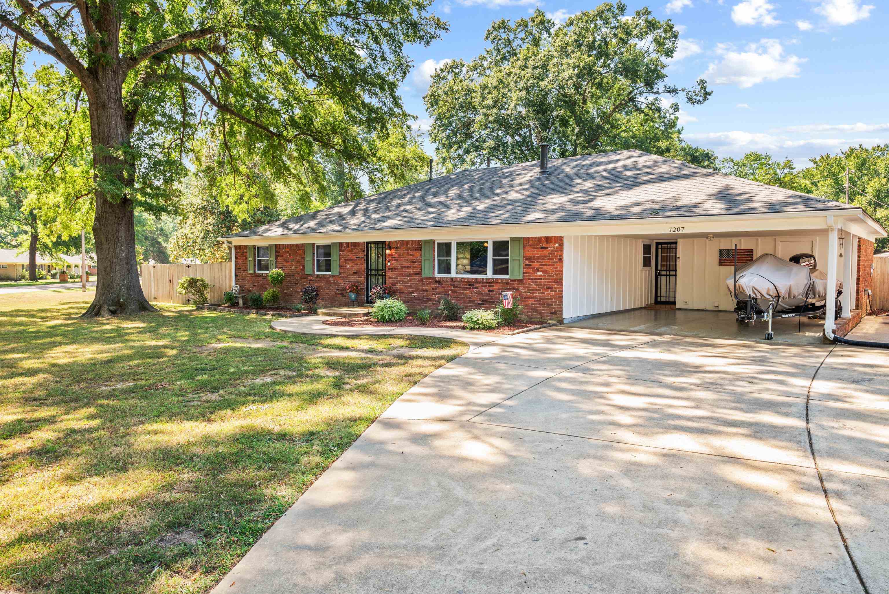 Property Photo:  7207 Deerfield Rd  TN 38135 