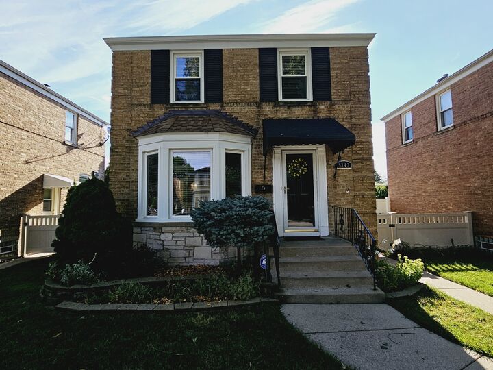 5343 N Nashville Avenue  Chicago IL 60656 photo
