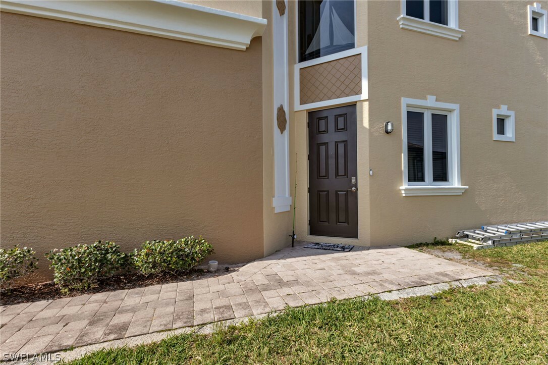 Property Photo:  2522 Magdalina Drive  FL 33950 