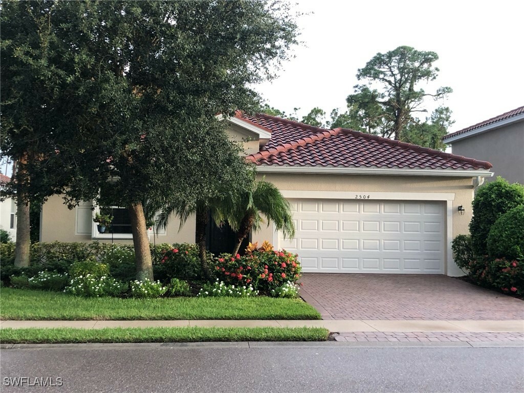 Property Photo:  2504 Laurentina Lane  FL 33909 