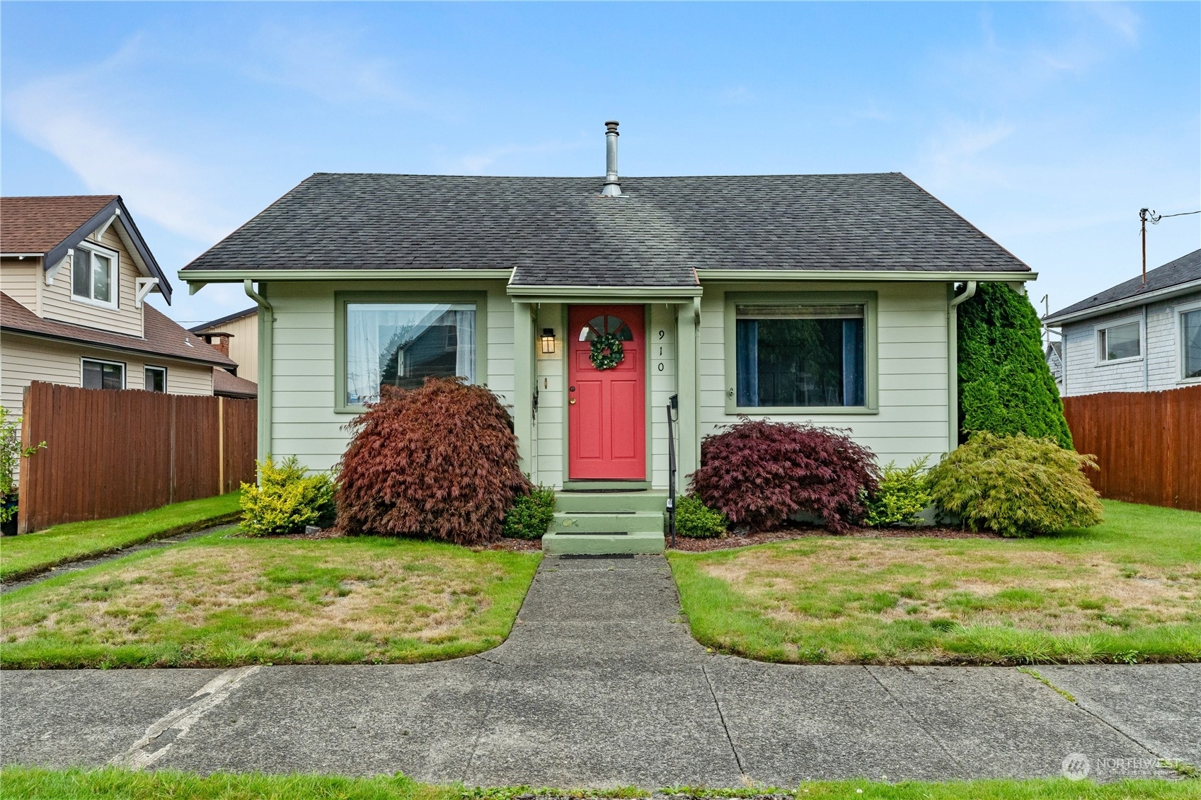 Property Photo:  910 W 2nd Street  WA 98520 