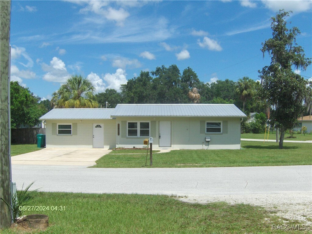 Property Photo:  1010 Hillside Court  FL 34450 