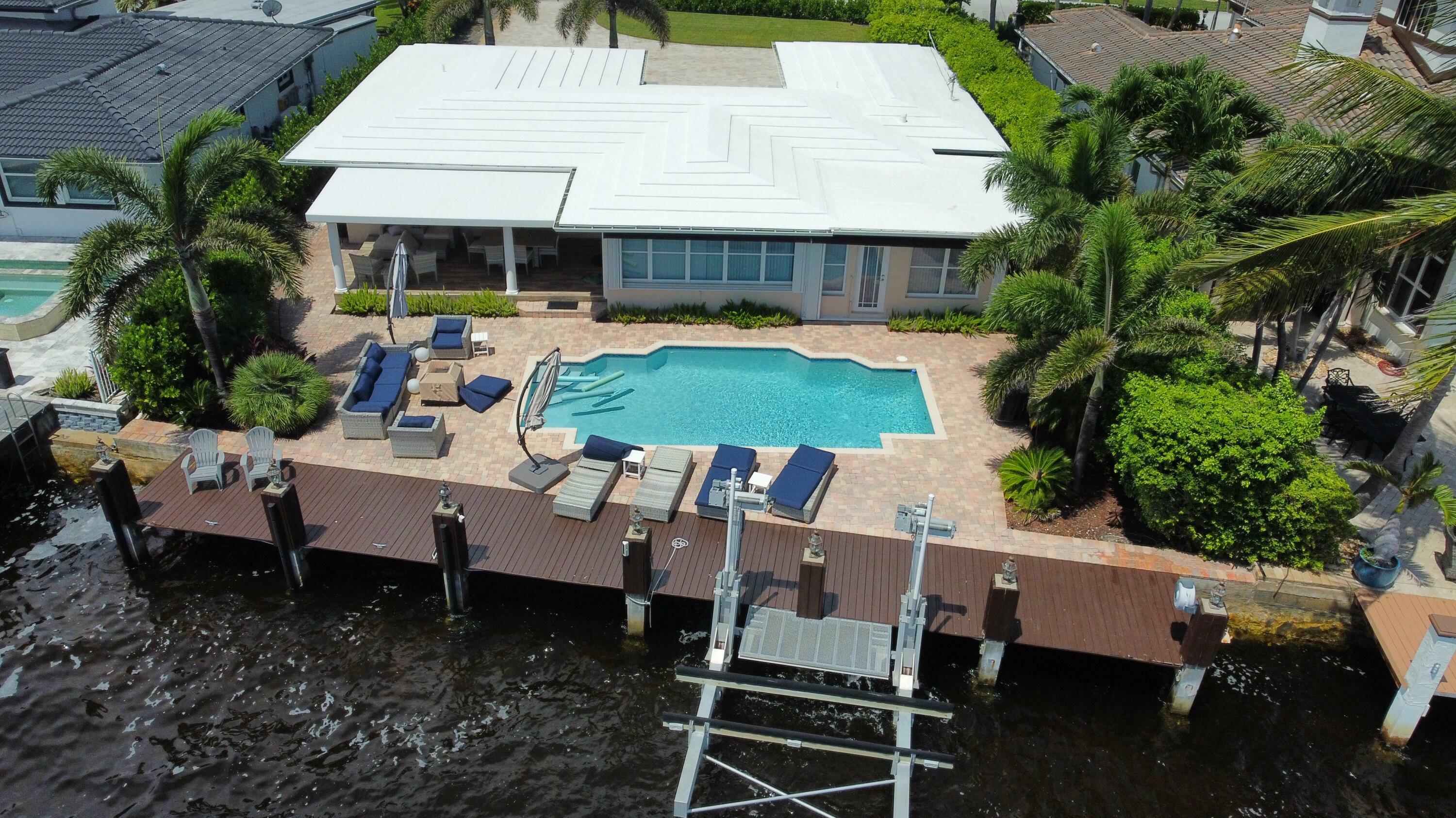 Property Photo:  406 SE 28th Avenue  FL 33062 