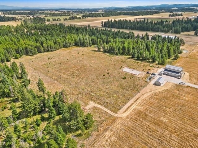 Property Photo:  4725 Williams Valley Rd  WA 99110 