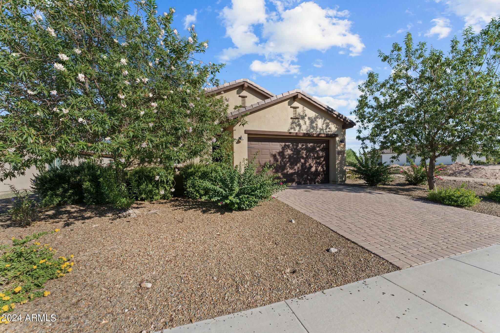 Property Photo:  4274 Sawbuck Way  AZ 85390 