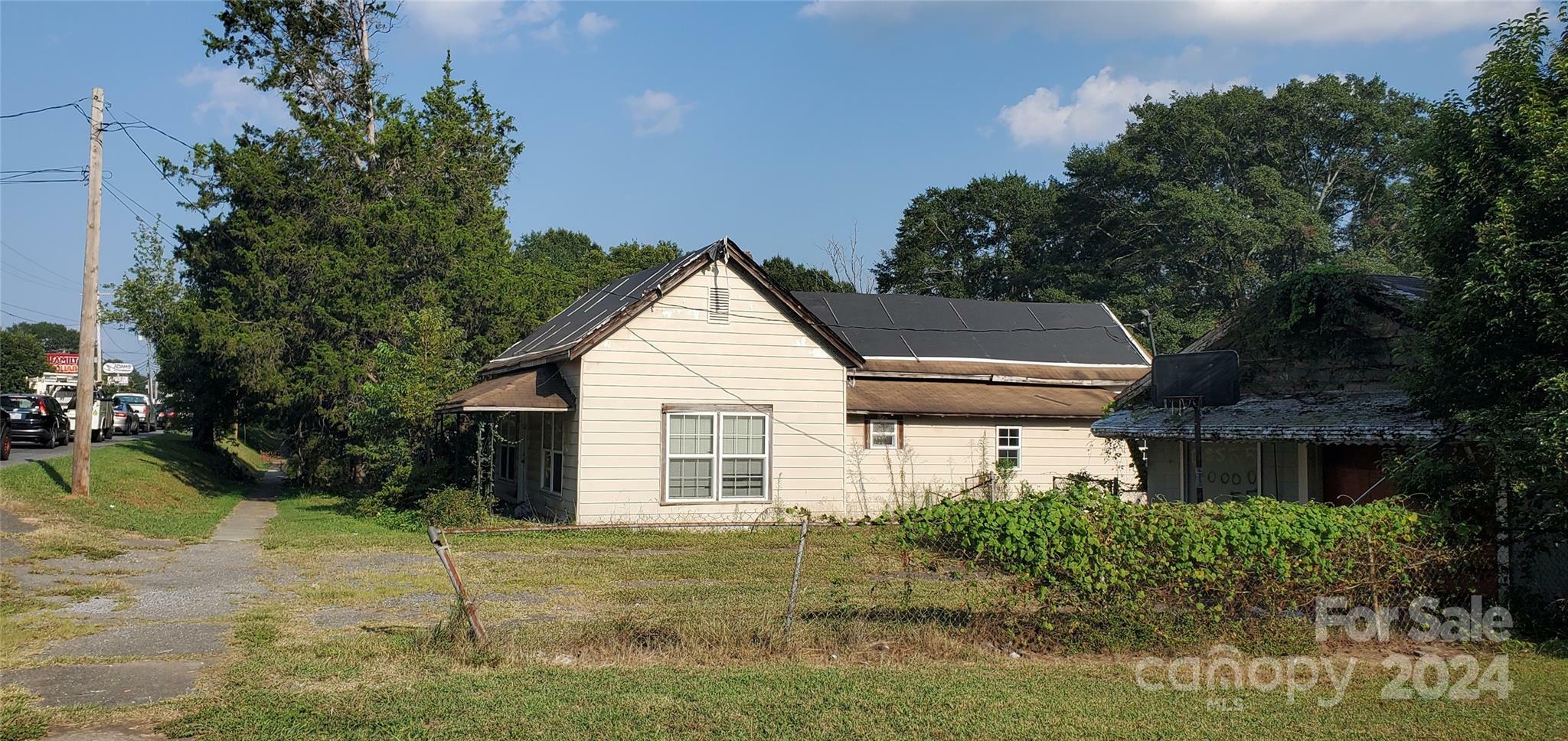 Property Photo:  411 &Amp 417 E Trade Street  NC 28034 