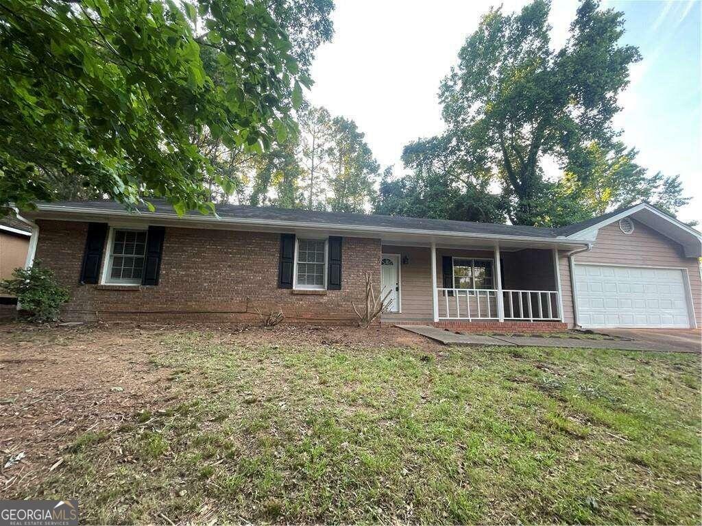 65 N Lakeside Drive  Ellenwood GA 30294 photo