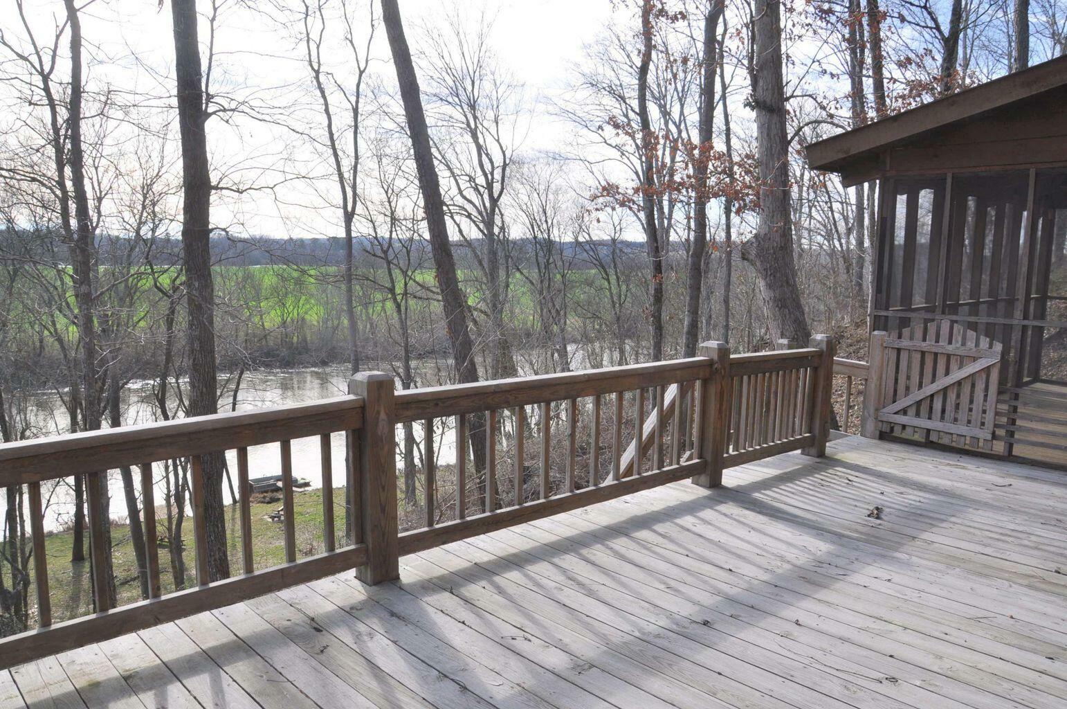 Property Photo:  370 River Run Rd  TN 37309 