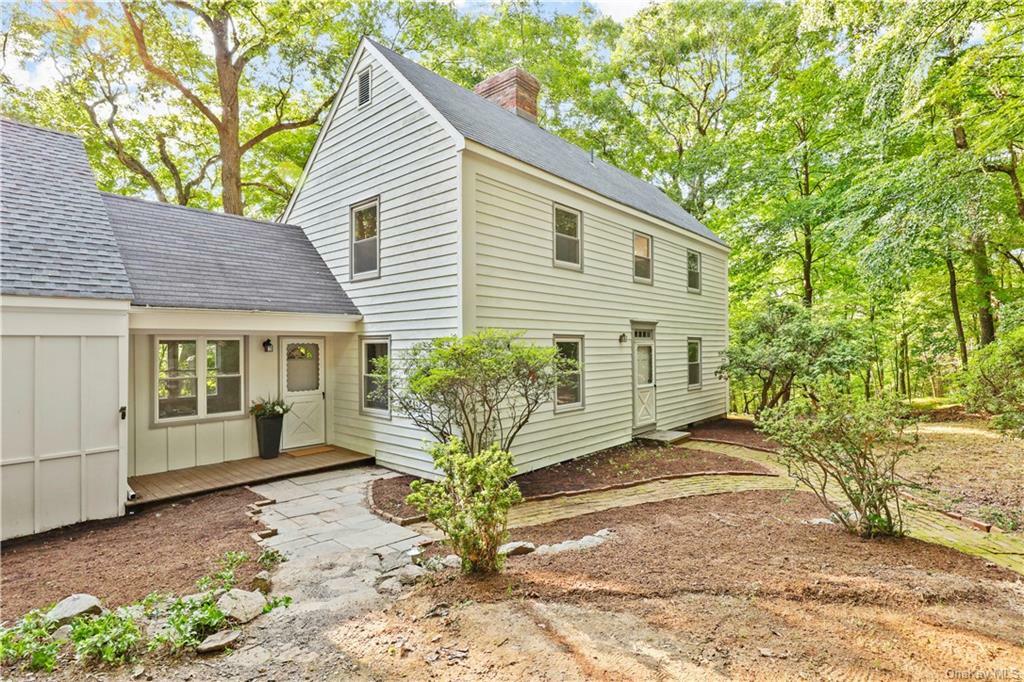 Property Photo:  32 Round Hill Drive  NY 10510 