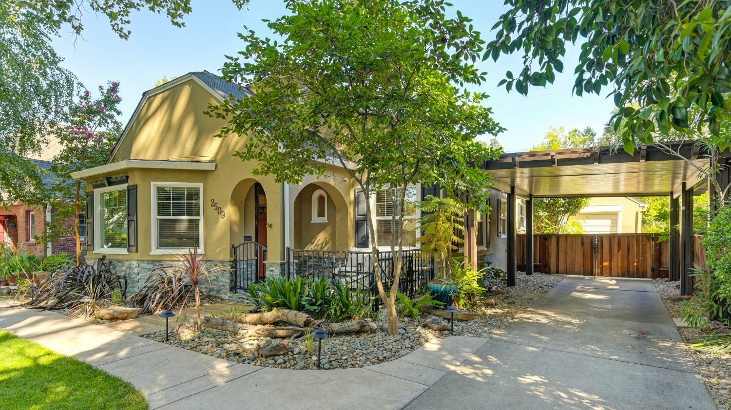 Property Photo:  2509 Curtis Way  CA 95818 