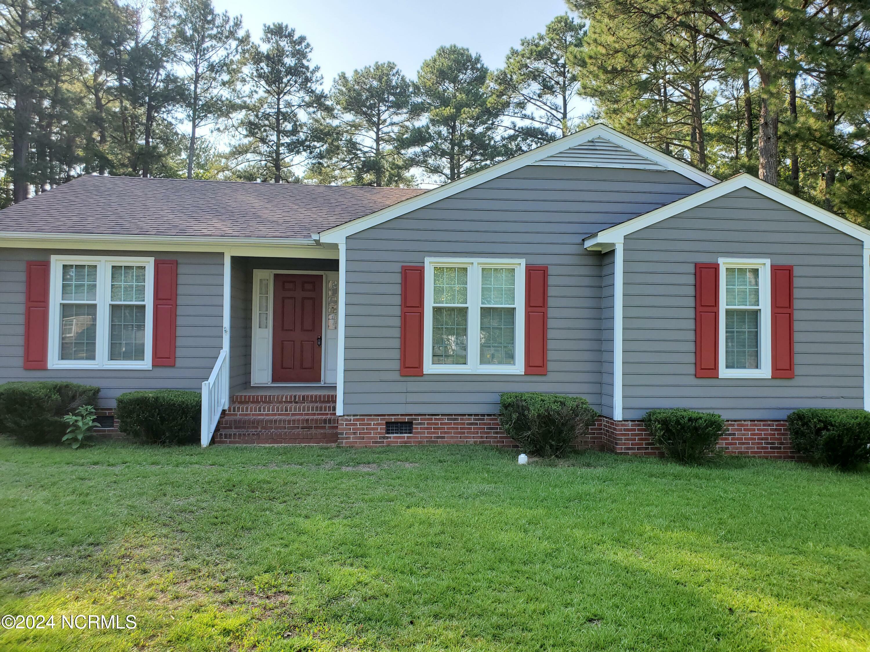 Property Photo:  105 Embassy Avenue  NC 27856 